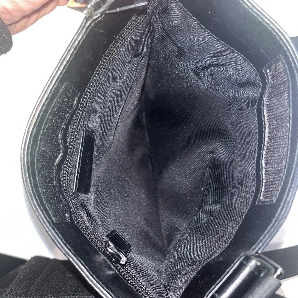 Gucci Black Patterned Messenger Bag - Picture 6 of 10